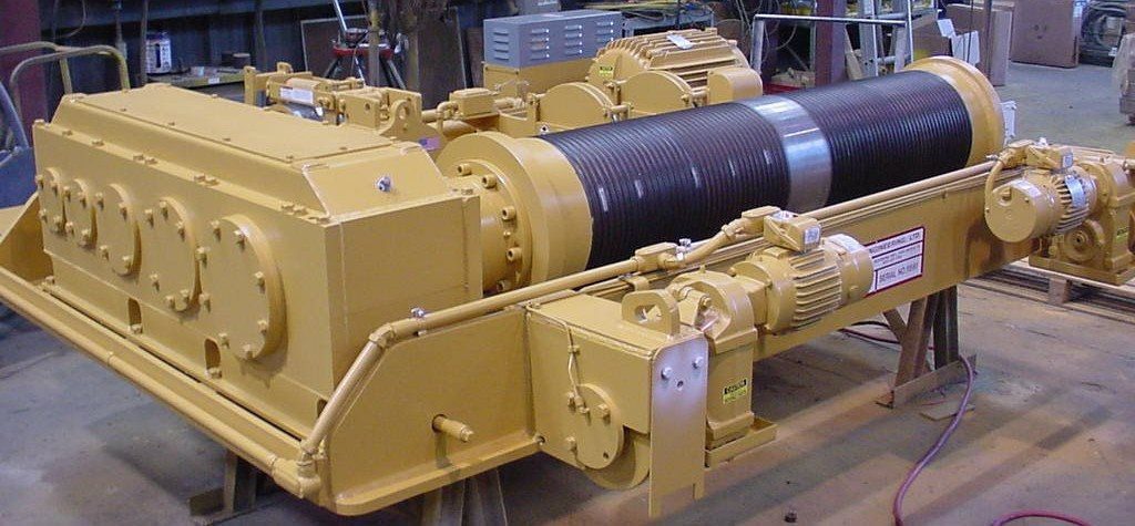 Custom wire rope hoist with large drum for long lift