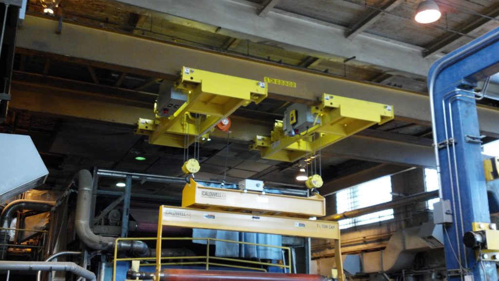 Under Running Wire Rope Hoists performing a tandem lift